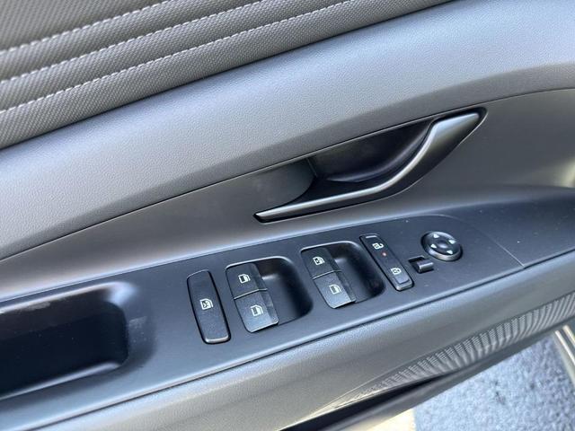 Photo of 2025 Amazon Gray Hyundai ELANTRA
