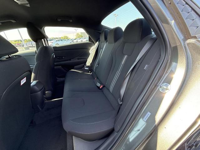 Photo of 2025 Amazon Gray Hyundai ELANTRA