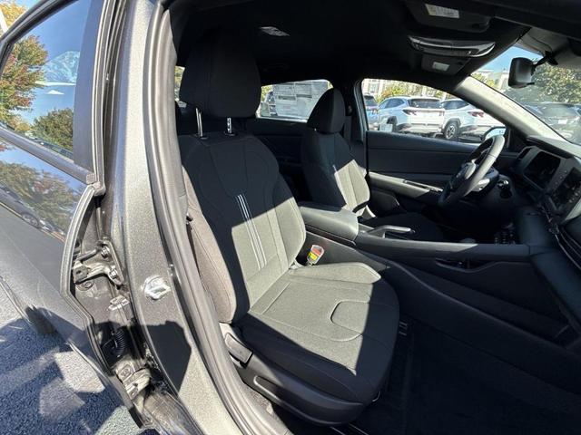 Photo of 2025 Amazon Gray Hyundai ELANTRA