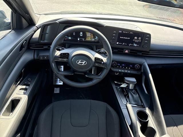 Photo of 2025 Amazon Gray Hyundai ELANTRA