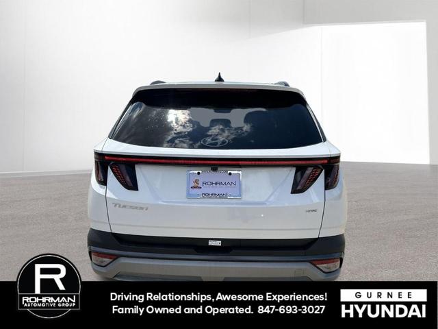 Photo of 2025 White Pearl Hyundai TUCSON