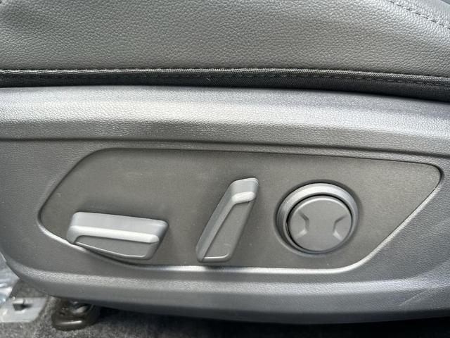 Photo of 2025 White Pearl Hyundai TUCSON
