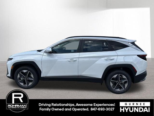 Photo of 2025 White Pearl Hyundai TUCSON