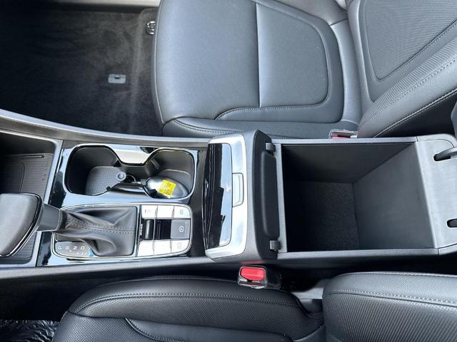 Photo of 2025 White Pearl Hyundai TUCSON