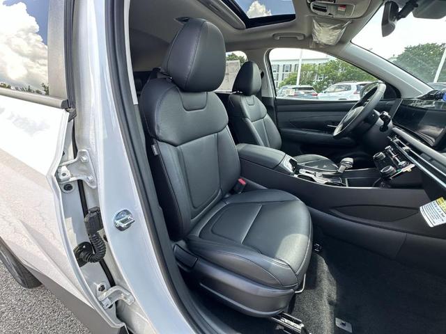 Photo of 2025 White Pearl Hyundai TUCSON