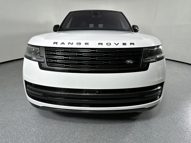 Photo of 2023 Fuji White Land Rover Range Rover