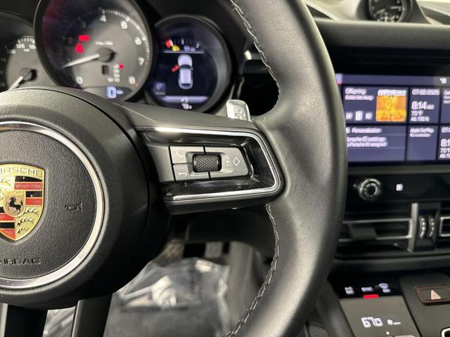 Photo of 2023 Papaya Metallic Porsche Macan