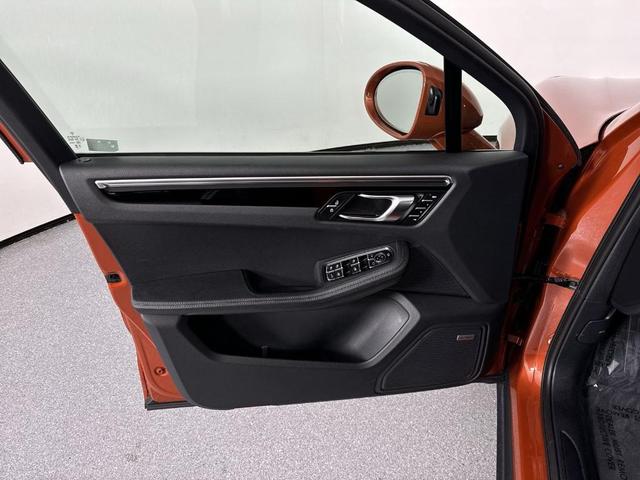 Photo of 2023 Papaya Metallic Porsche Macan