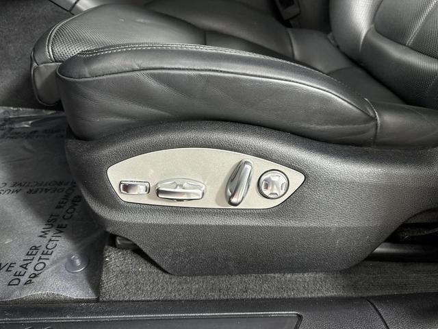 Photo of 2023 Papaya Metallic Porsche Macan