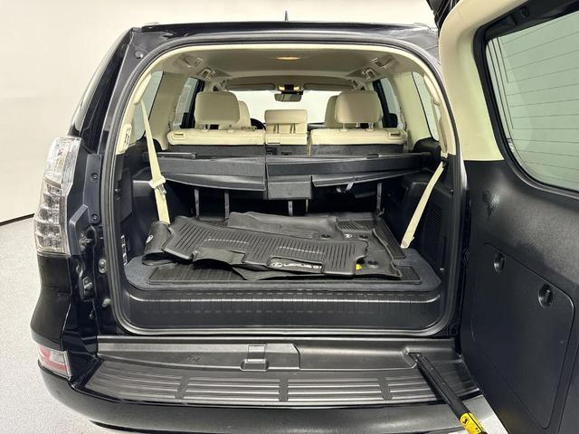 Photo of 2023 Black Onyx Lexus GX 460