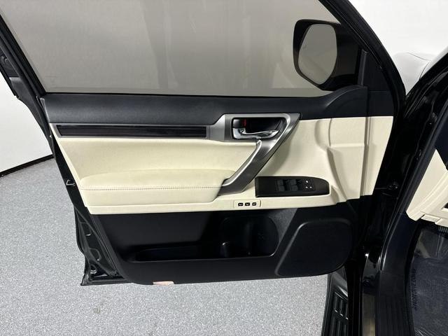 Photo of 2023 Black Onyx Lexus GX 460