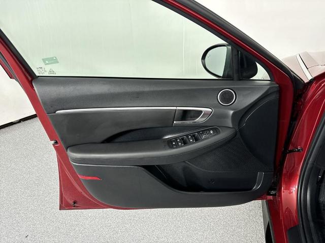 Photo of 2023 Red Hyundai SONATA
