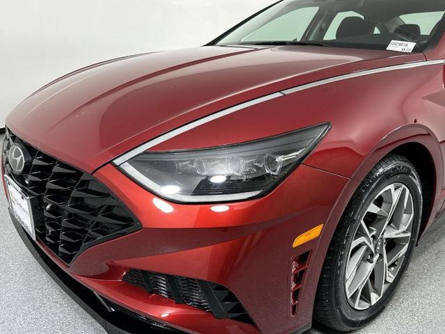Photo of 2023 Red Hyundai SONATA