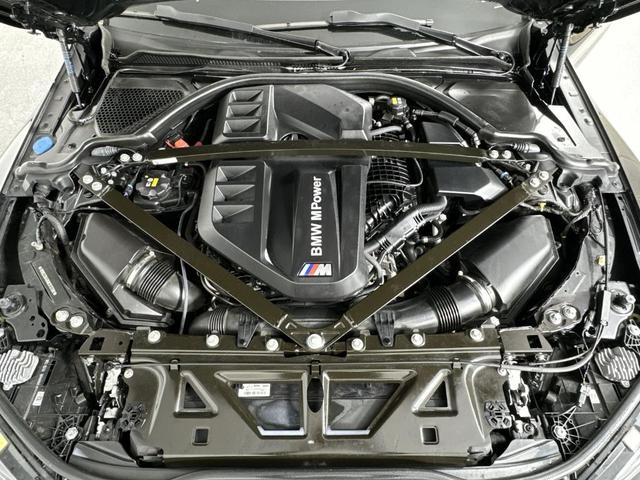 Photo of 2022 Black Sapphire Metallic BMW M4