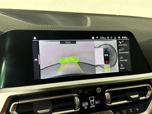 Photo of 2022 Black Sapphire Metallic BMW M4