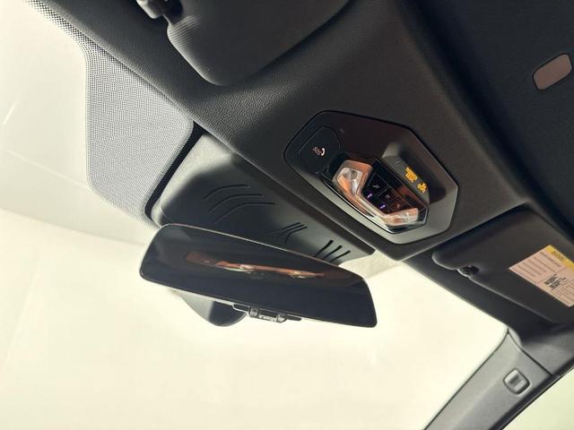 Photo of 2022 Black Sapphire Metallic BMW M4
