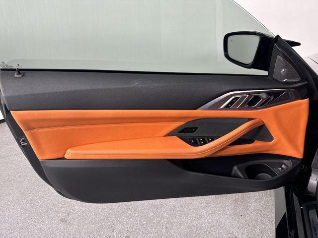 Photo of 2022 Black Sapphire Metallic BMW M4