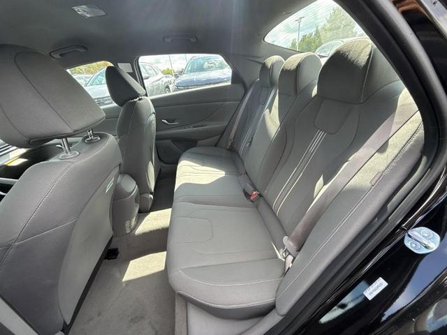 Photo of 2025 Black Hyundai ELANTRA
