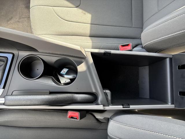 Photo of 2025 Black Hyundai ELANTRA