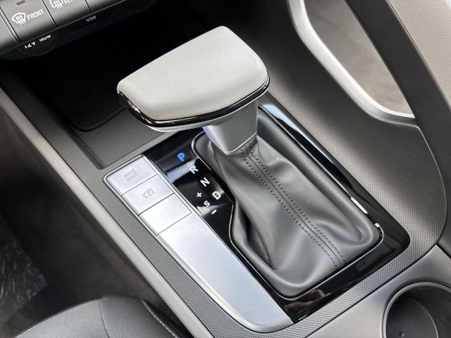 Photo of 2025 Black Hyundai ELANTRA