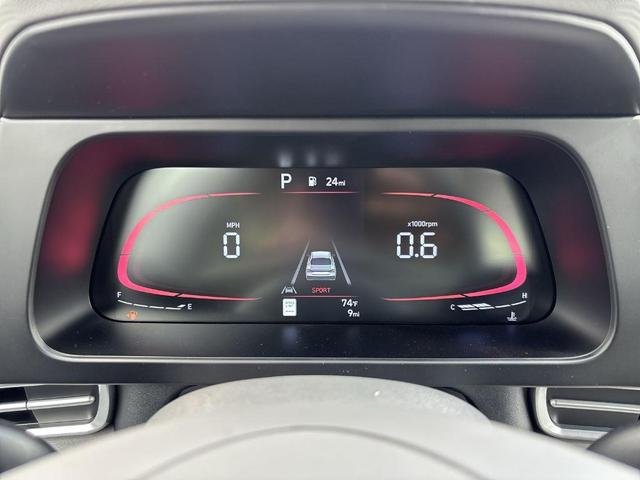 Photo of 2025 Black Hyundai ELANTRA