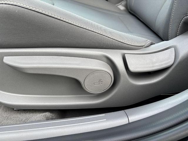 Photo of 2025 Black Hyundai ELANTRA
