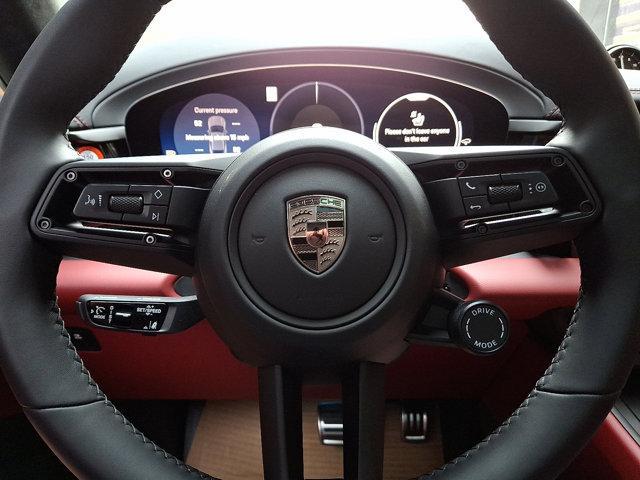 Photo of 2025 Jet Black Metallic Porsche Macan