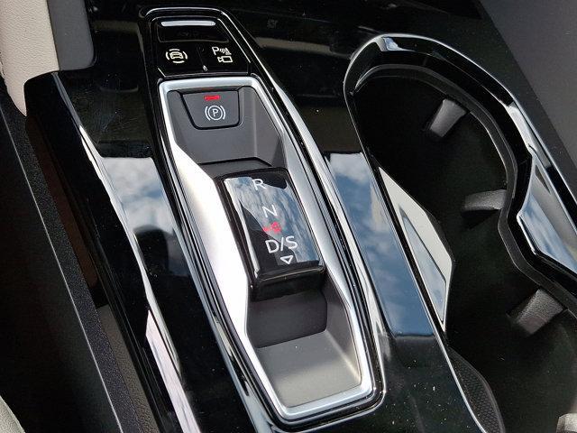 Photo of 2025 Glacier White Metallic Audi Q5