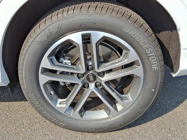Photo of 2025 Glacier White Metallic Audi Q5