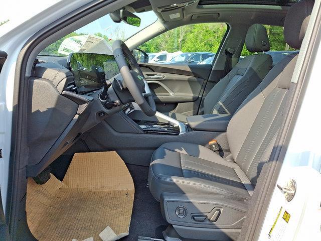 Photo of 2025 Glacier White Metallic Audi Q5