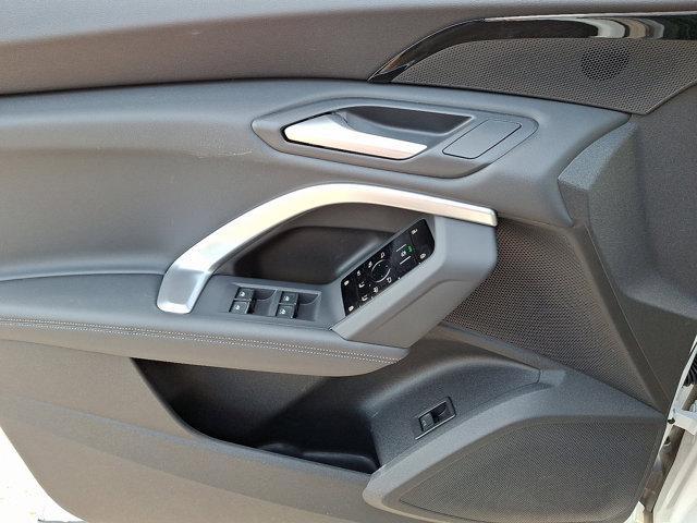 Photo of 2025 Glacier White Metallic Audi Q5