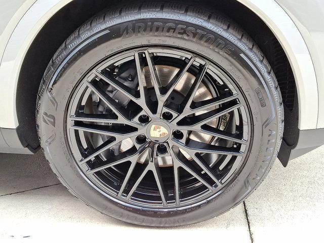Photo of 2025 Chalk Porsche Cayenne