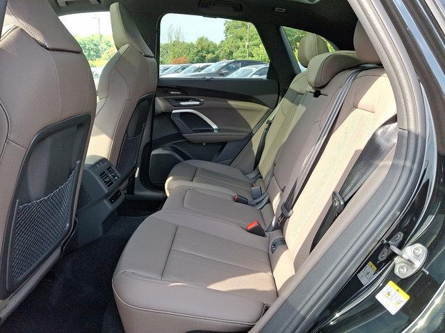 Photo of 2025 Mythos Black Metallic Audi Q5