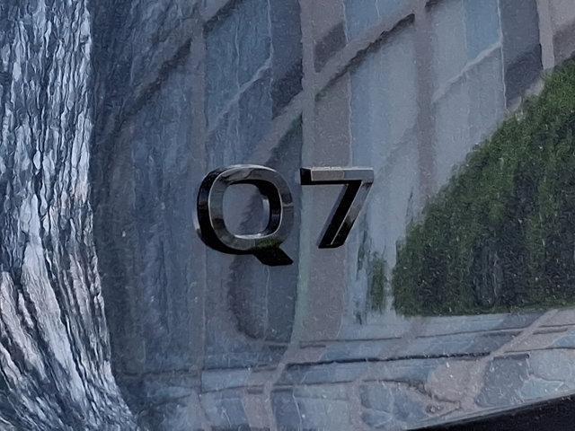 Photo of 2025 Waitomo Blue Metallic Audi Q7