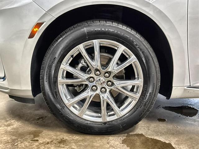 Photo of 2023 White Frost Tri-Coat Buick Enclave