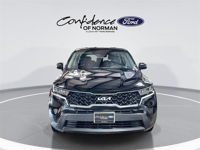 Photo of 2022 Ebony Black Kia Sorento