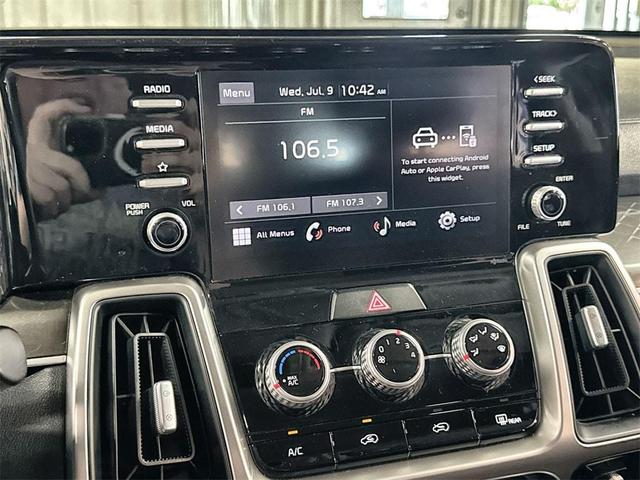Photo of 2022 Ebony Black Kia Sorento