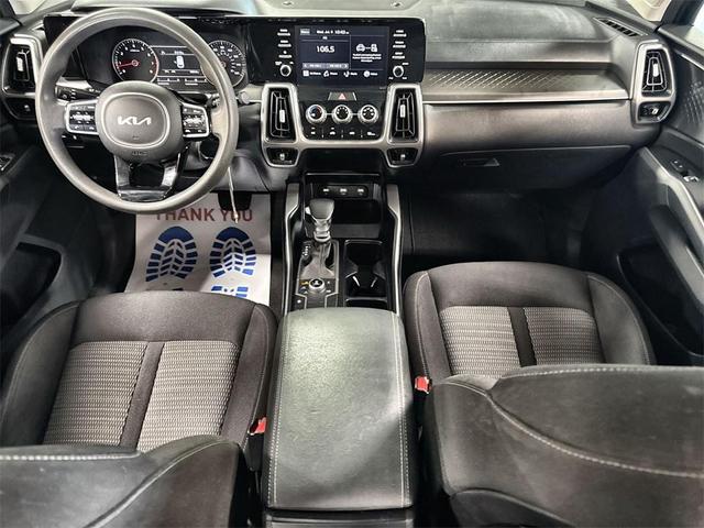 Photo of 2022 Ebony Black Kia Sorento
