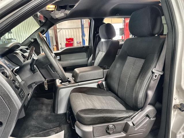 Photo of 2014 Oxford White Ford F-150