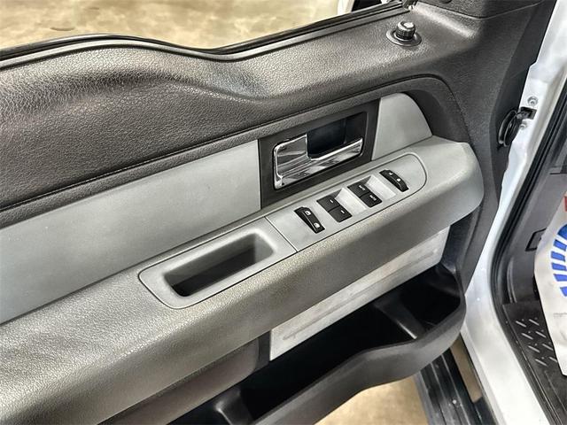 Photo of 2014 Oxford White Ford F-150