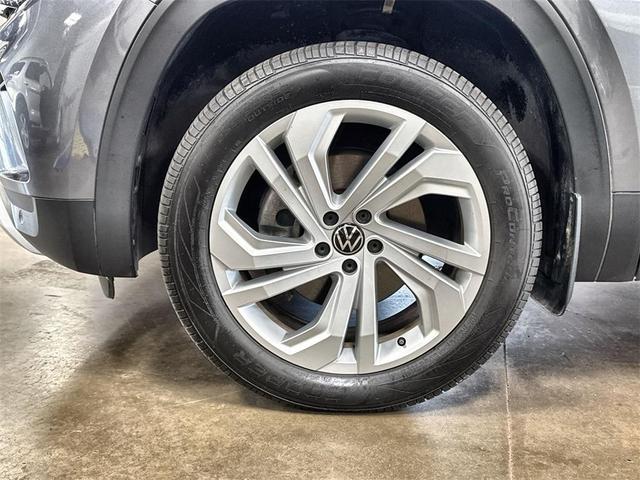 Photo of 2022 Platinum Gray Metallic Volkswagen Atlas