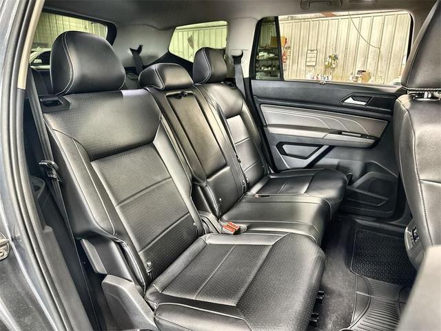 Photo of 2022 Platinum Gray Metallic Volkswagen Atlas