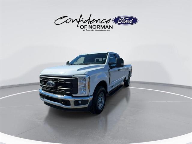 Photo of 2025 Oxford White Ford F-250