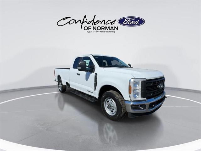 Photo of 2025 Oxford White Ford F-250