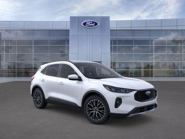 Photo of 2024 Star White Ford Escape