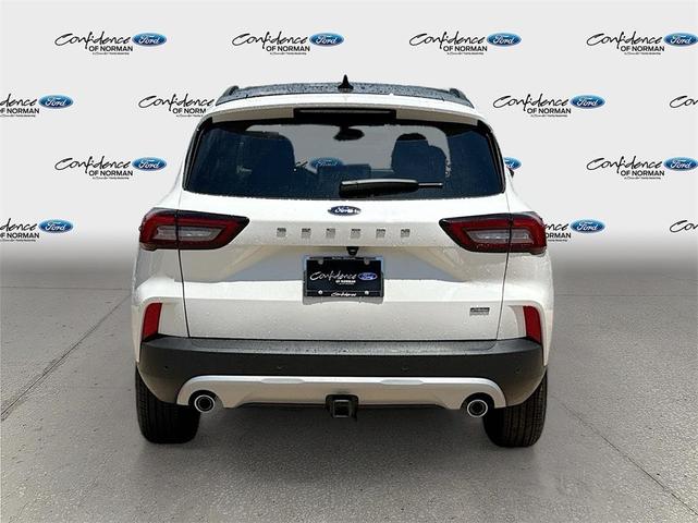 Photo of 2024 Star White Ford Escape