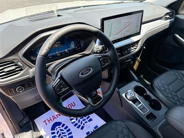 Photo of 2024 Star White Ford Escape