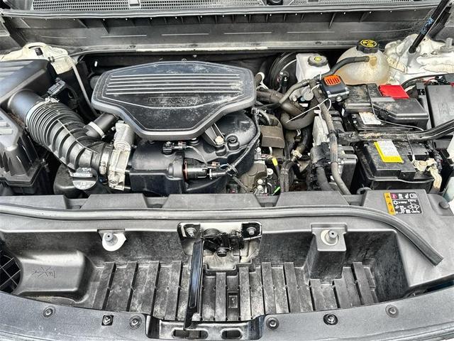 Photo of 2022 White Frost Tri-Coat GMC Acadia