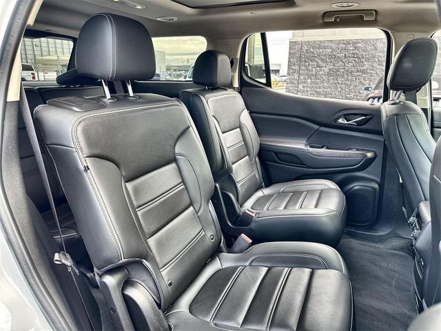 Photo of 2022 White Frost Tri-Coat GMC Acadia