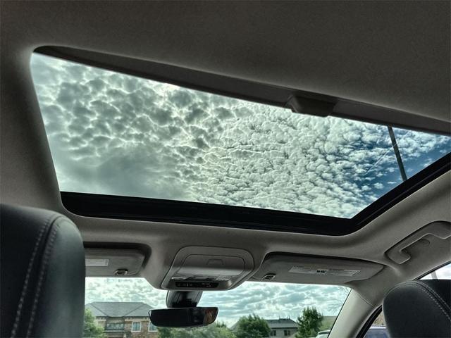 Photo of 2022 White Frost Tri-Coat GMC Acadia